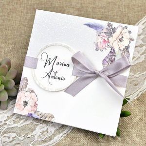 Invitación de boda con flores