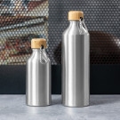 Botella de Aluminio 800 ml con tapón de bambú