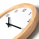 Reloj de pared de madera
