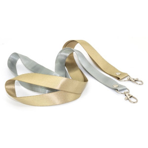 Lanyard sofisticado con enganche metálico VIP 2