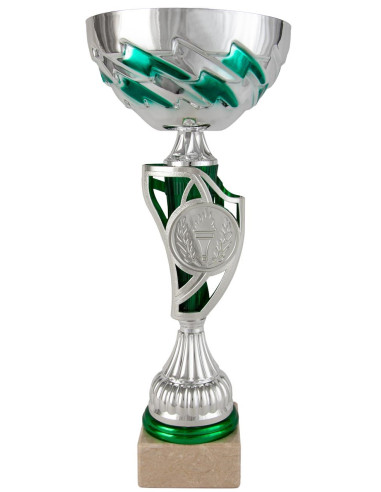 Copa deportiva plateada y verde con chapa de antorcha