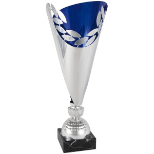 Copa deportiva plateada con laurel troquelado