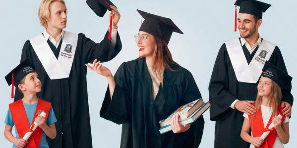 ¿Dónde va la borla del birrete de graduación: a la derecha o a la izquierda?